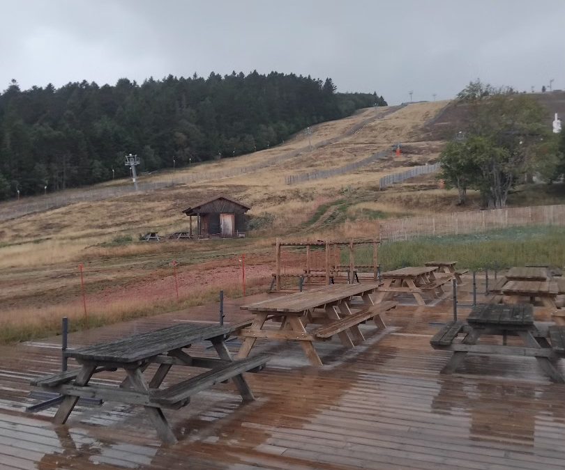 Dimanche pluvieux à Prabouré : Parc fermé, restaurant ouvert !